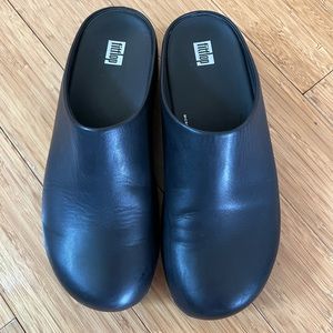 FitFlop - 'Shuv™' Leather Clog - barely worn perfect condition!